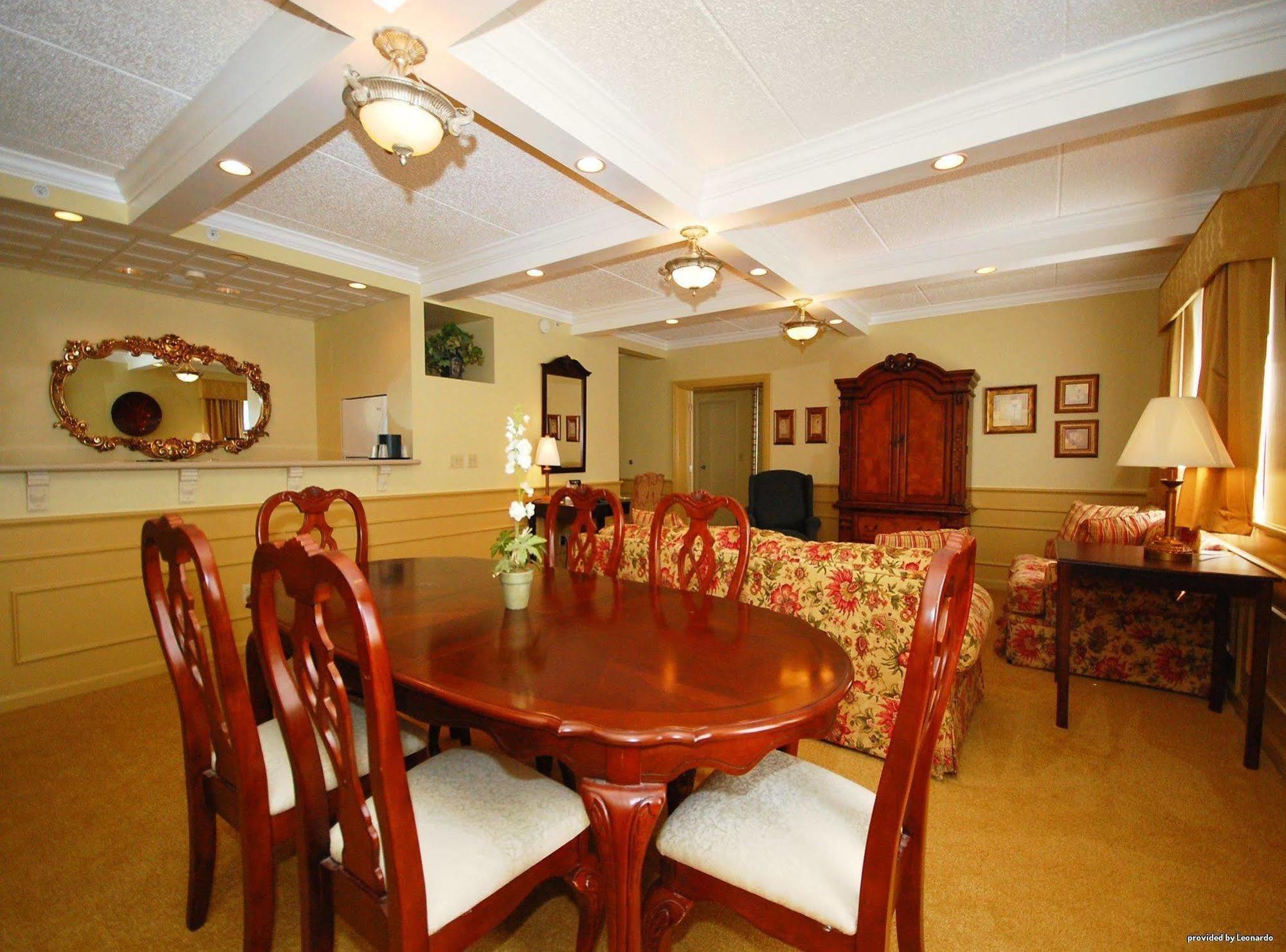 Best Western Plus Franklin Square Inn Трой Номер фото